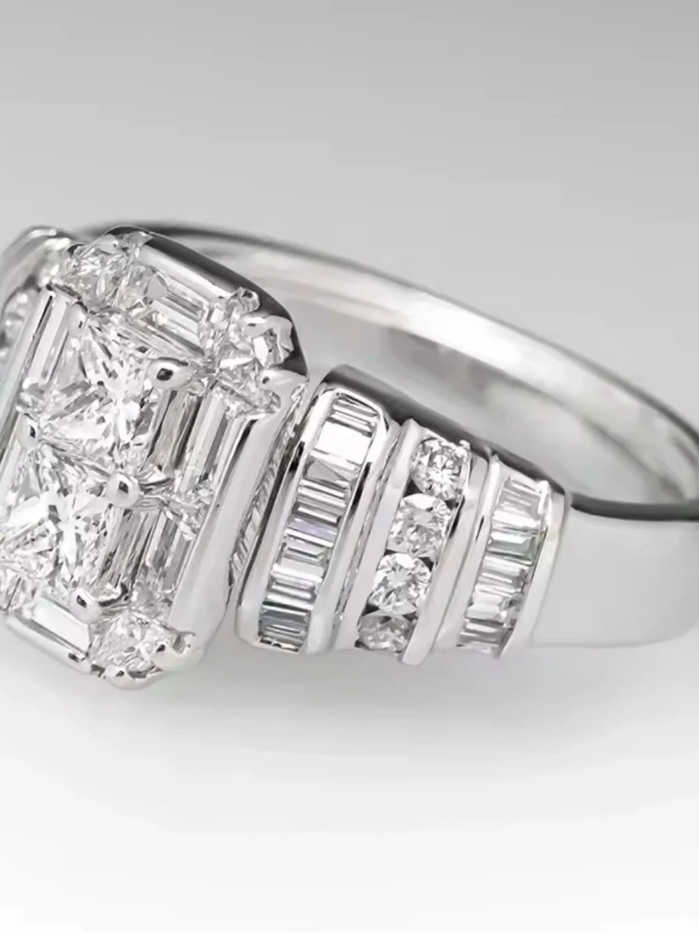 Classic White Gold Diamond Cluster Ring - White